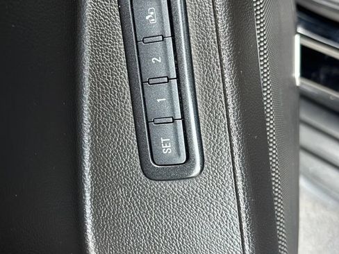 Used 2018 Chevrolet Suburban LT image 37