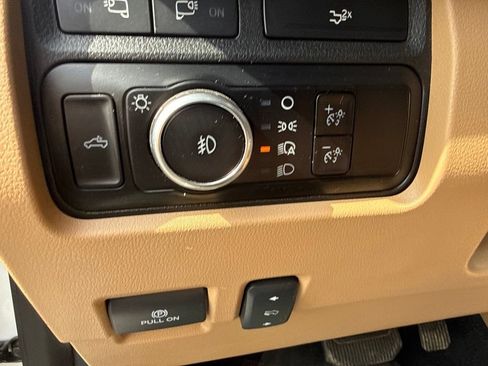 Used 2023 Ford F250 Lariat w/ Black Appearance Package AWD/4WD image 18