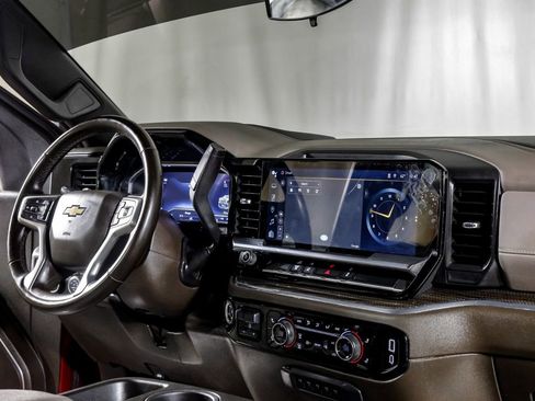 Used 2024 Chevrolet Silverado 3500 LT w/ Convenience Package image 21