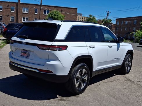 Used 2024 Jeep Grand Cherokee Limited 4xe AWD/4WD image 6