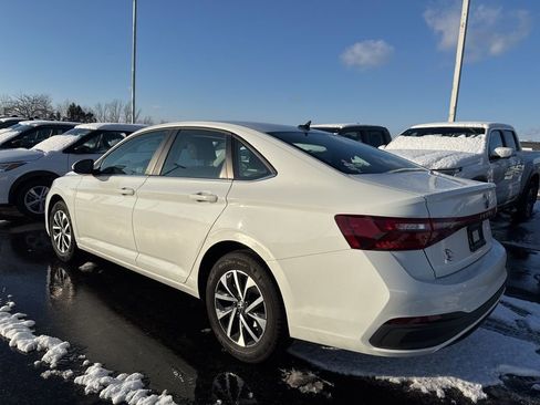 Used 2025 Volkswagen Jetta S image 4