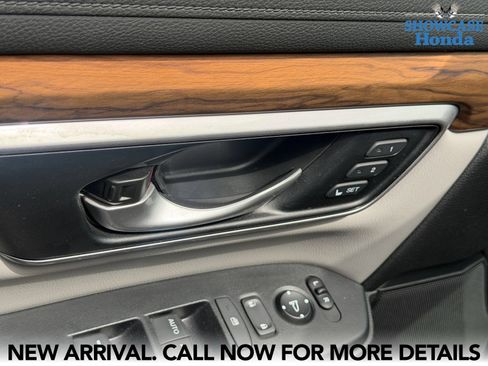 Used 2018 Honda CR-V Touring image 9