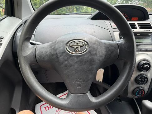 Used 2010 Toyota Yaris 2-Door Hatchback FWD image 25