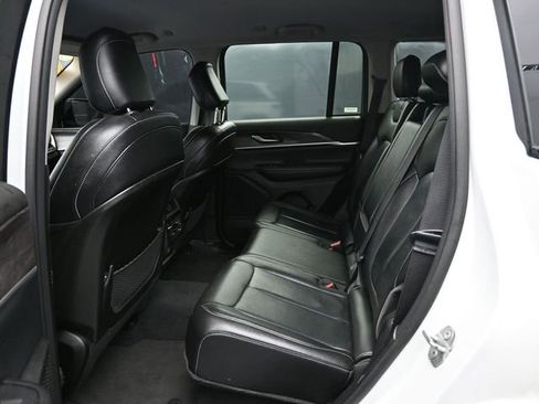 Used 2023 Jeep Grand Cherokee Limited AWD/4WD image 28