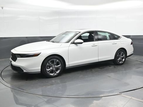 Used 2023 Honda Accord EX image 8