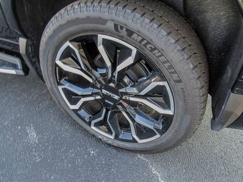 New 2025 GMC Sierra EV Denali image 10