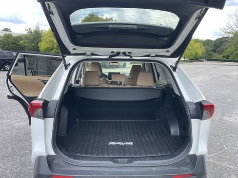 Used 2020 Toyota RAV4 LE w/ All Weather Liner Package AWD/4WD image 25