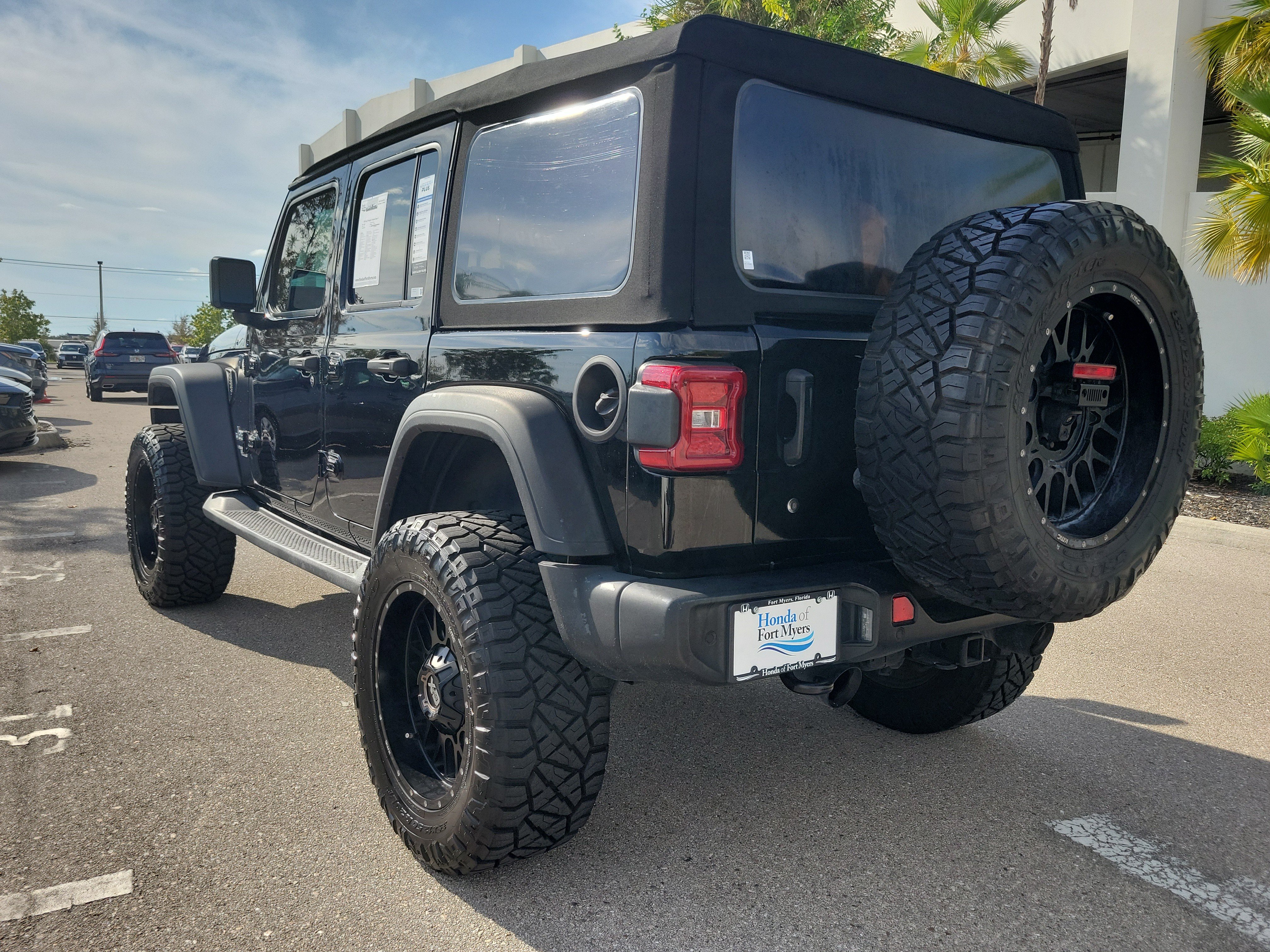 Used 2019 Jeep Wrangler Unlimited Sport S AWD/4WD image 4