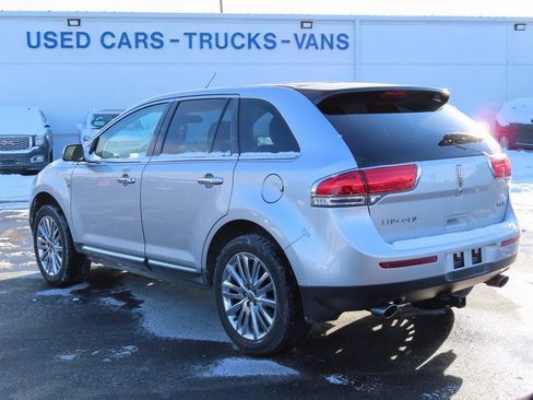 Used 2013 Lincoln MKX FWD image 7