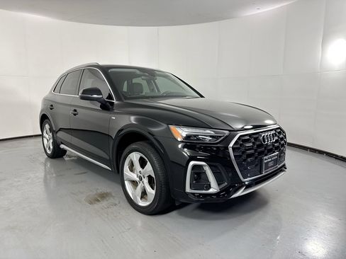 Used 2023 Audi Q5 2.0T Premium Plus w/ Premium Plus Package AWD/4WD image 3
