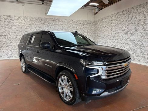 Used 2023 Chevrolet Suburban High Country AWD/4WD image 1