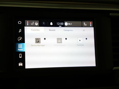Used 2022 Chrysler Voyager LX FWD image 22