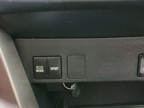 Used 2018 Toyota RAV4 LE w/ All Weather Liner Package FWD image 24