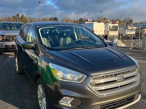 Certified 2017 Ford Escape SE w/ SE Cold Weather Package image 3