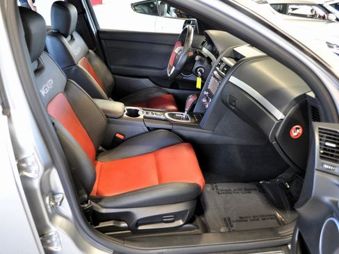 Used 2009 Pontiac G8 GXP image 25