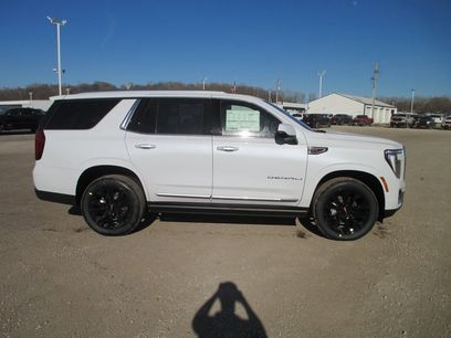 New 2026 GMC Yukon Denali w/ Sun & Power Step Package