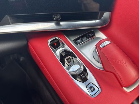 Used 2022 Chevrolet Corvette Stingray Preferred Cpe w/ Z51 Performance Package RWD image 15