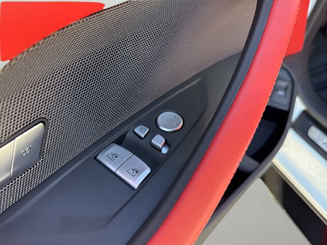 Used 2027 BMW M4 Coupe RWD image 11