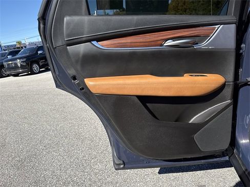 Used 2025 Cadillac XT5 Premium Luxury image 35