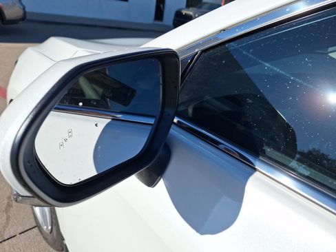 Used 2022 Toyota Avalon XLE image 13