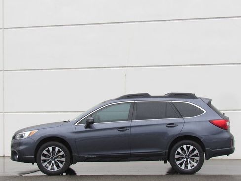 Used 2017 Subaru Outback 2.5i Limited image 4