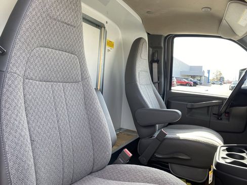 New 2025 Chevrolet Express 3500 w/ Power Convenience Package image 15
