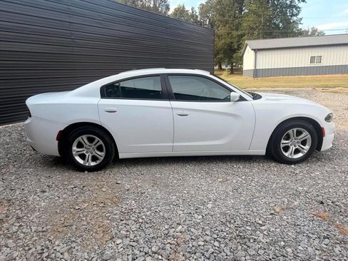 Used 2021 Dodge Charger SXT w/ Leather Interior Group RWD image 4