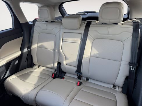 New 2026 Lincoln Corsair Premiere image 15