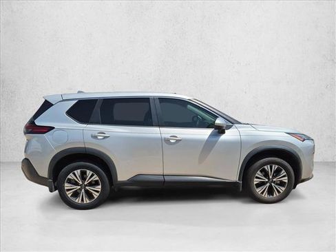 Used 2022 Nissan Rogue SV FWD image 4