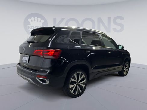 Used 2024 Volkswagen Taos SE FWD image 11