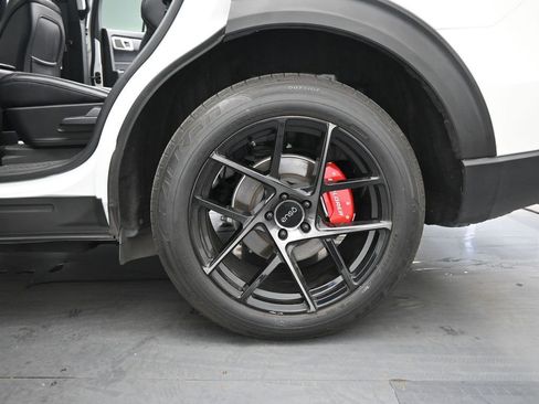 Certified 2020 Ford Explorer XLT w/ Equipment Group 202A image 23