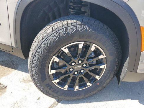 New 2026 Chevrolet Traverse Z71 w/ Enhanced Driving Package image 8