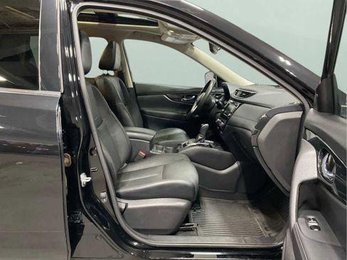 Certified 2018 Nissan Rogue SL w/ Premium Package image 30