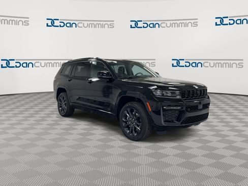 New 2026 Jeep Grand Cherokee L Limited AWD/4WD image 2