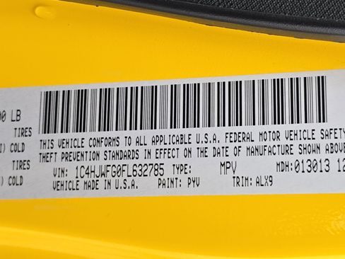 Used 2015 Jeep Wrangler Unlimited Rubicon w/ Connectivity Group image 33