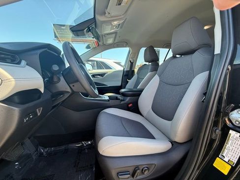 Used 2024 Toyota RAV4 XLE image 14