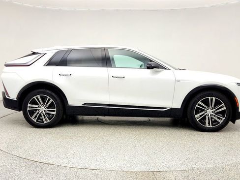 Used 2024 Cadillac Lyriq Luxury image 4