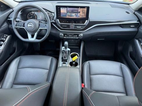 Used 2025 Nissan Altima 2.5 SR w/ SR Premium Package AWD/4WD image 26