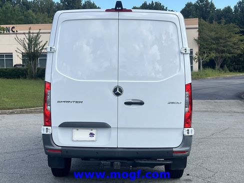 Used 2025 Mercedes-Benz Sprinter 2500 image 23