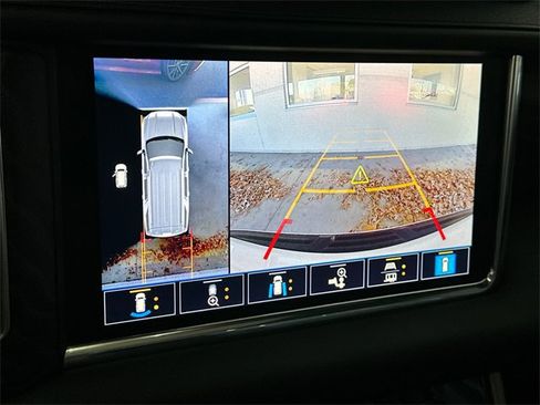 Used 2021 GMC Yukon XL Denali w/ Denali Premium Package image 34