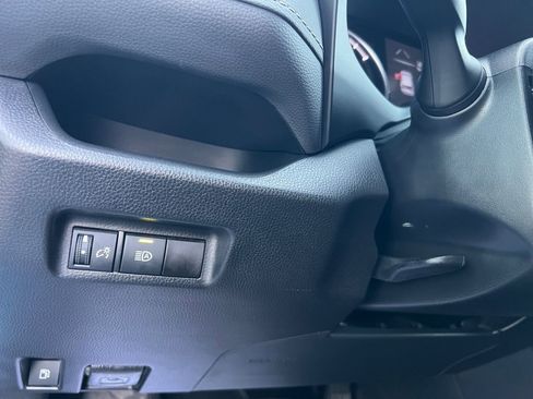 Used 2021 Toyota RAV4 LE image 40