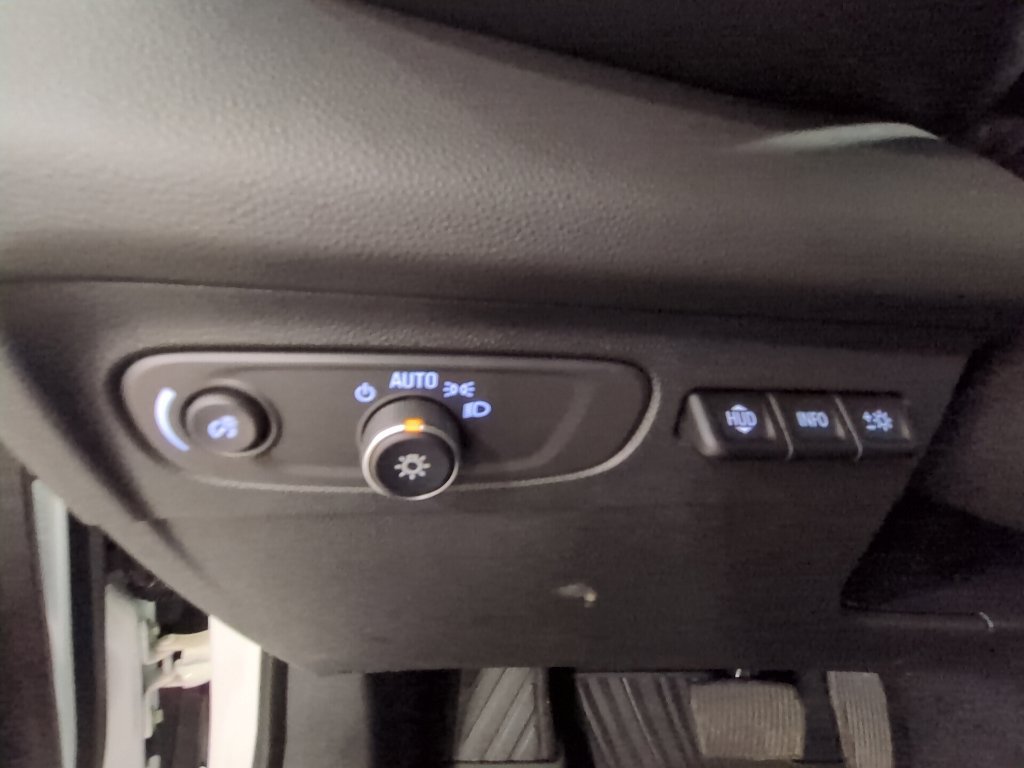 Used 2023 Buick Envision Avenir AWD/4WD image 14