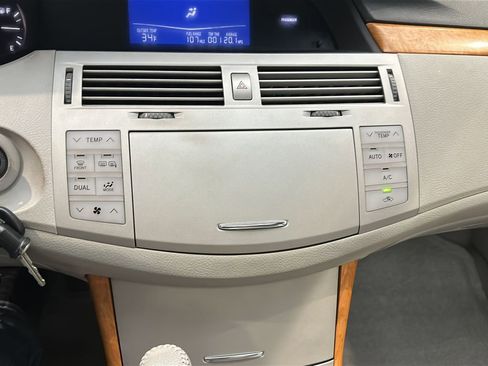 Used 2006 Toyota Avalon XLS image 24