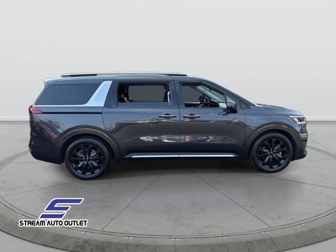 Used 2024 Kia Carnival SX image 8