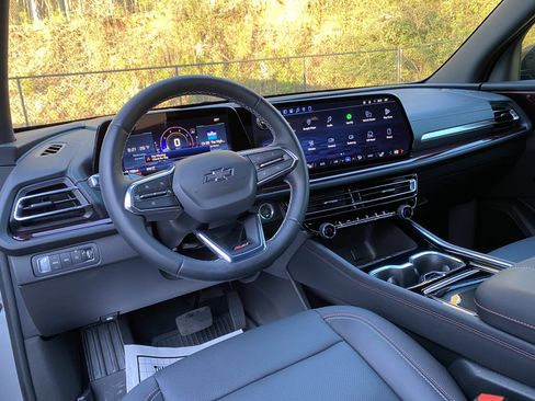 Used 2026 Chevrolet Traverse Z71 w/ Driver Confidence Package image 32