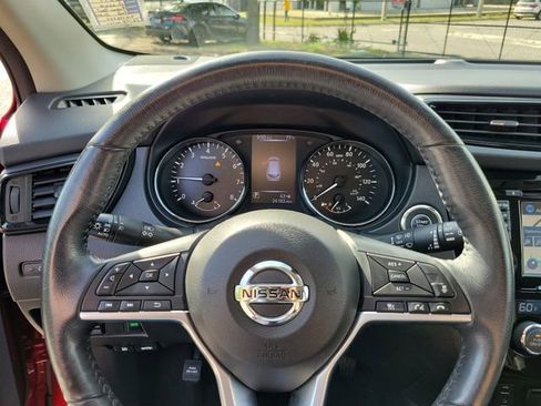 Used 2017 Nissan Rogue Sport SL w/ SL Premium Package AWD/4WD image 17