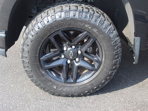 Used 2020 Chevrolet Silverado 1500 Custom Trail Boss w/ Custom Convenience Package image 11