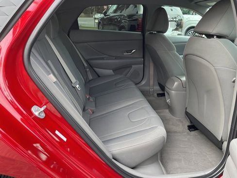 Certified 2024 Hyundai Elantra Blue image 25
