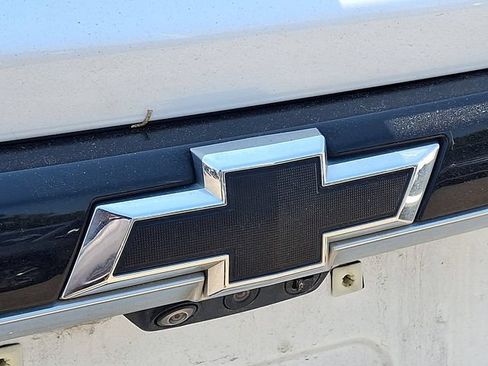Used 2023 Chevrolet Traverse Premier FWD image 25