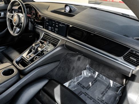 Used 2019 Porsche Panamera image 12